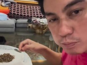 Video: Sederet Artis yang Terdampak Banjir, Baim Wong Sahur di Tengah Genangan Air