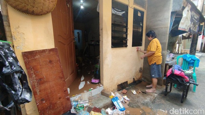 Banjir di Kebon Pala, Jaktim mulai surut. (Maulana/detikcom)