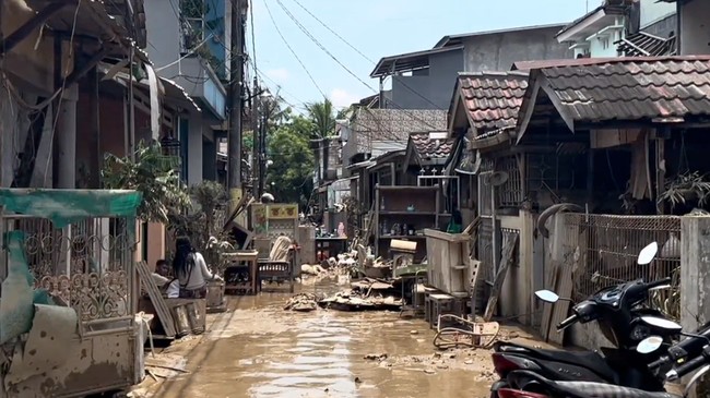 Kisah Warga PGP Bekasi Hadapi Banjir dengan Renovasi Rumah