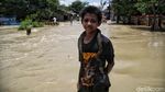 Banjir Lumpuhkan Jalan Gabus Raya Bekasi