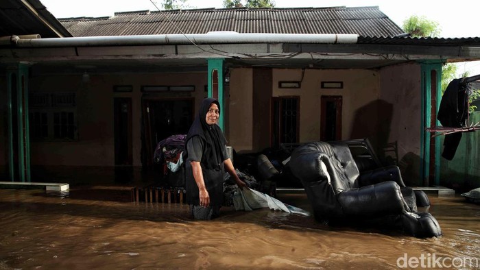 Banjir Masih Rendam Kampung Baru Babelan Bekasi Banjir masih merendam Kampung Baru, Babelan, Kabupaten Bekasi, Jawa Barat, Rabu (5/3/2025). Ini penampakannya.