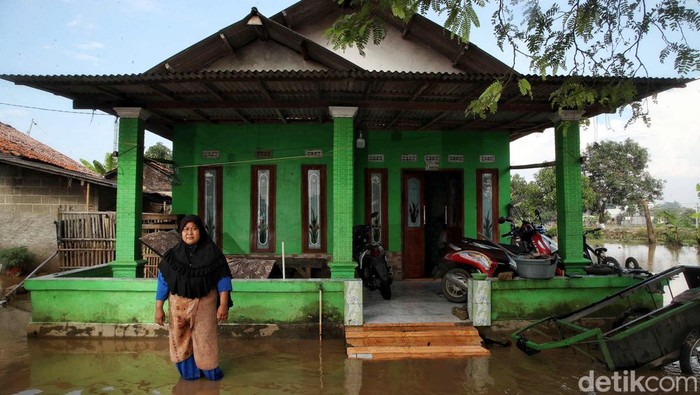Banjir masih merendam Kampung Baru, Babelan, Kabupaten Bekasi, Jawa Barat, Rabu (5/3/2025). Ini penampakannya.