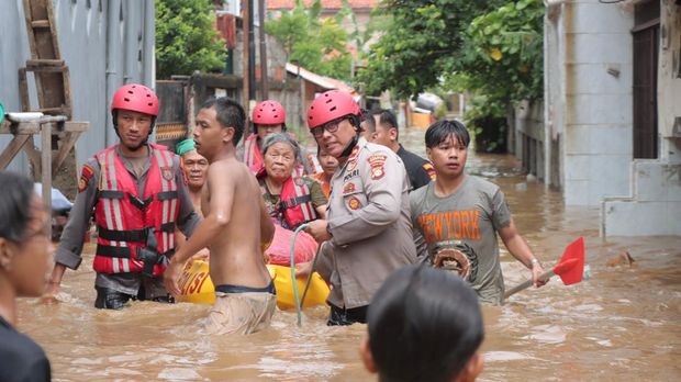 Banjir melanda permukiman warga di Cawang, Jakarta Timur pada Selasa (4/3/2025) kemarin.