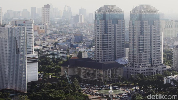Badan Pusat Statistik (BPS) mencatat terjadi deflasi 0,48% secara bulanan (month to month/mtm) dan deflasi 0,09% secara tahunan (year on year/yoy) pada Februari 2025.