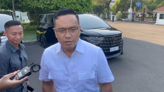 Dirut Pertamina Simon Aloysius Mantiri