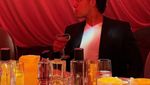 Gaya Keren Saaih Halilintar Makan Steak di Dubai dan Masak Salmon