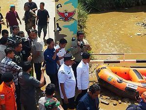 Video Gibran Tinjau Banjir di Pondok Gede Permai Bekasi