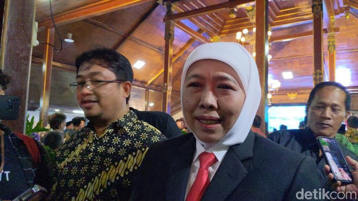 Gubernur Khofifah Indar Parawansa