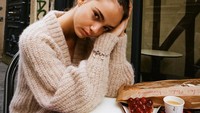 Di Instagramnya, model yang disebut disebut mirip Gigi Hadid ini sering membagikan momen kuliner serunya. Foto: Instagram @inkawilliams