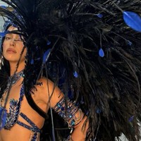 Irina Shayk tampil dalam parade bersama sekolah samba Beija-Flor, salah satu grup samba paling prestisius di Brasil. Ia merasa sangat terhormat dapat berpartisipasi dan belajar lebih dalam tentang budaya Brasil.  Foto: dok. Instagram @irinashayk
