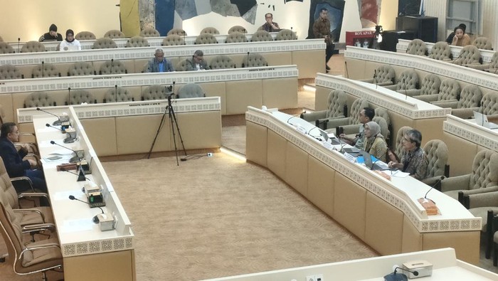 RDPU Komisi II DPR membahas revisi UU Pemilu dan Pilkada di kompleks parlemen, Senayan, Jakarta Pusat, Rabu (5/3/2025).
