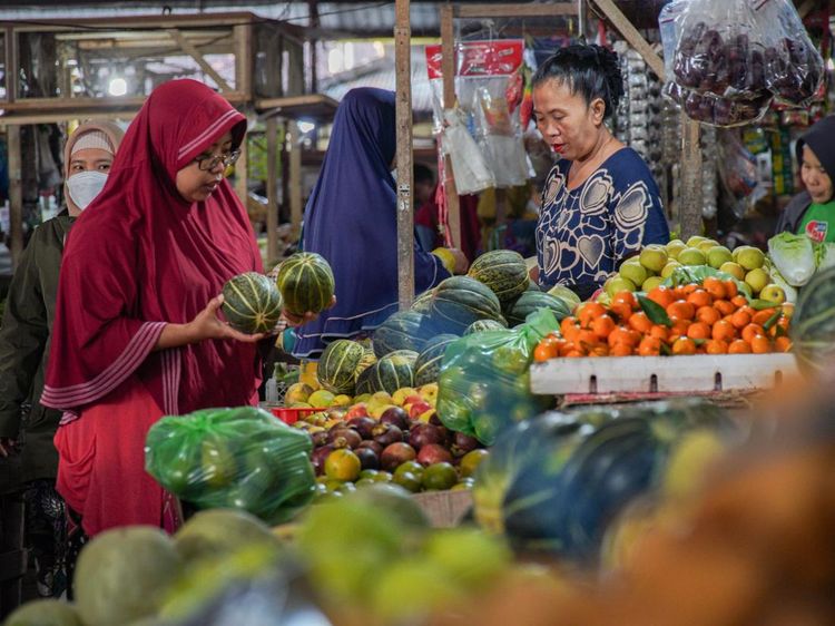 Laris Manis Penjualan Buah-buahan Saat Ramadan