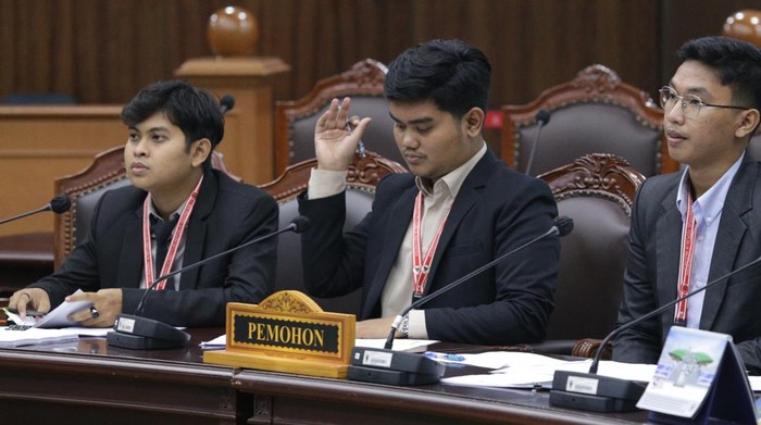 Mahasiswa Fakultas Hukum Unand mengajukan pengujian UU ITE di MK (Foto Humas MK)
