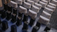 Diketahui peminatnya hingga ke Singapura, selain itu brand-brand besar dalam negeri juga turut ditanganinya untuk kebutuhan pameran maupun hiasan bagi para pecinta otomotif.