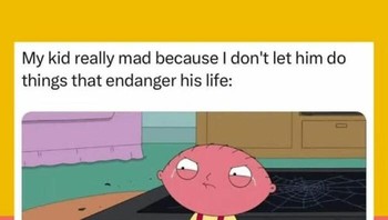 Mau menyelamatkan malah dianggap jahat. Dasar bocil. Foto: Loving Mommyhood via Bored Panda