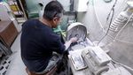 Mengintip Pembuatan Suvenir Batu Najaf yang Diminati Saat Ramadan