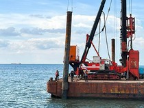 Waskita Suplai Beton ke Proyek Tanggul Pantai Jakarta Utara