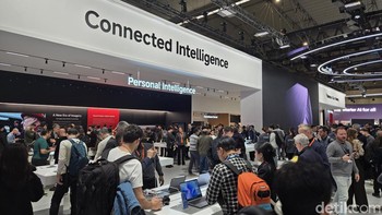 Suasana ramai dan hiruk pikuk pengunjung menjajal aneka gadget anyar Xiaomi (Foto: Fitraya Ramadhanny/detikINET)