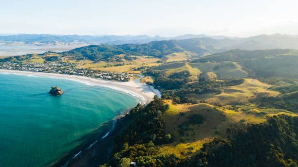 Pantai New Chums di Semenanjung Coromandel, Pulau Utara Selandia Baru.