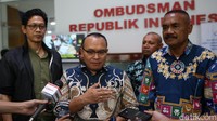 Anggota Ombudsman Robert Na Endi Jaweng menyatakan, pihaknya akan menindaklanjuti laporan ini.