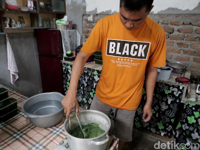 Penjual cincau di Ponorogo banjir pesanan saat Ramadan 2025 Penjual cincau di Ponorogo banjir pesanan saat Ramadan 2025