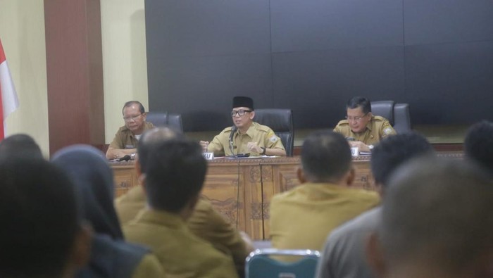 Rapat perdana Bupati dan Wakil Bupati OKU bersama OPD Pemkab