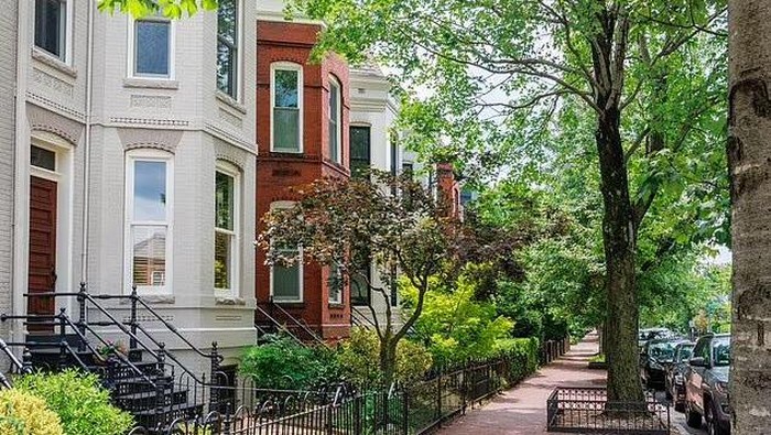 Rumah berwarna netral di Amerika