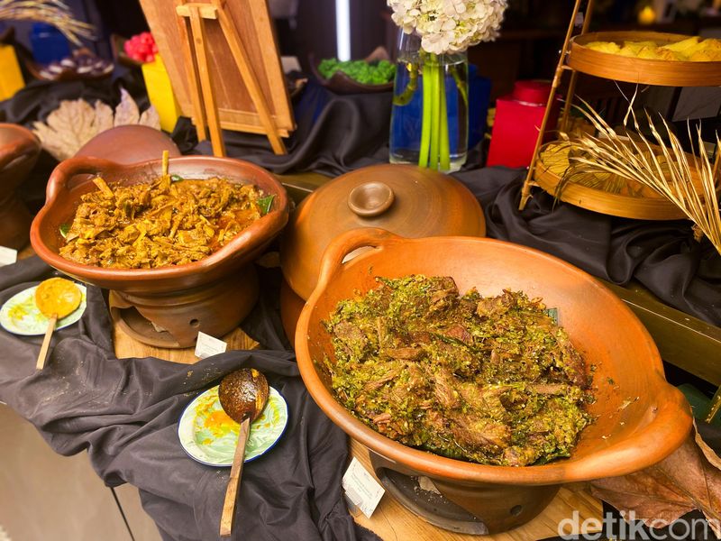 Menu iftar di St. Regis Jakarta