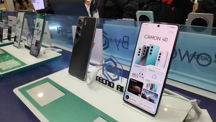 Tecno Camon 40