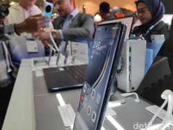 Tecno Camon 40 Pro 5G Tampil Perdana di Barcelona Bikin Tergoda