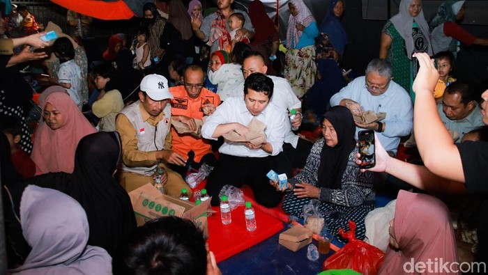 Wagub Emil cek tanggul Kali Lamong Gresik yang jebol Wagub Emil cek tanggul Kali Lamong Gresik yang jebol