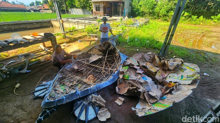 Begini Penampakan Jeroan Penyu Kardus Saat Dibedah Bengkel