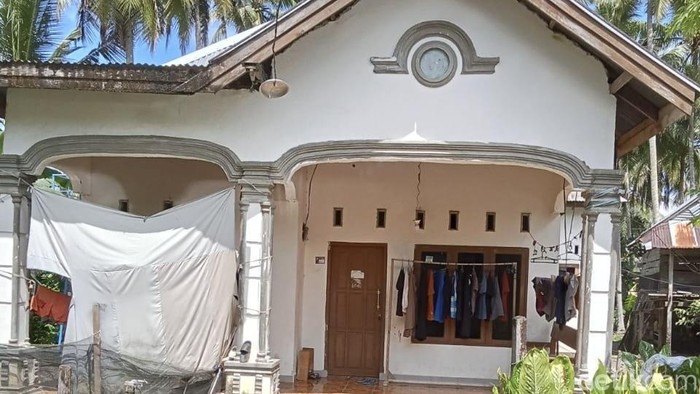 Rumah Suriyanti (41) Dusun Lallere’e, Desa Waji, Kecamatan Tellu Siattinge, Kabupaten Bone.