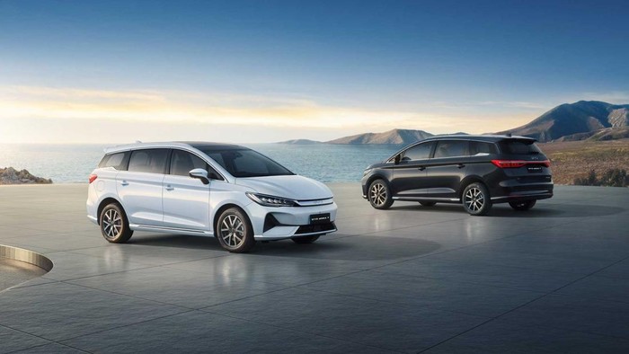BYD M6 di India Pakai Nama eMax 7