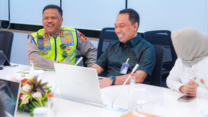 Dirut Jasa Raharja Rivan A Purwantono bersama Kakorlantas Polri Irjen Agus Suryo Nugroho (dok.Korlantas Polri)