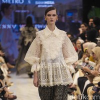 Denny Wirawan merilis koleksi busana glamour untuk Festive Raya Fashion Show 2025 di METRO Plaza Senayan, Jakarta. Kamis, [6/3/2025]. Foto: Dok. Andhika Prasetia.