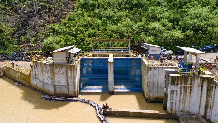 TBS mengumumkan rampungnya Financial Closing Date proyek PLTS terapung di Tembesi, Batam, dan Tanggal Operasi Komersial buat pembangkit listrik tenaga minihidro di Lampung.