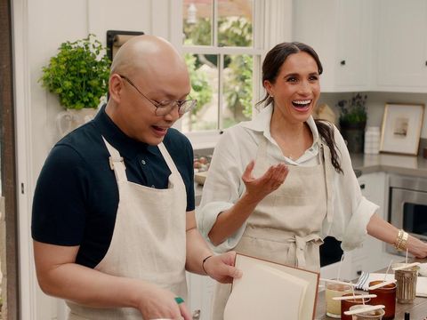 Gaya Meghan Markle di With Love Meghan Netflix