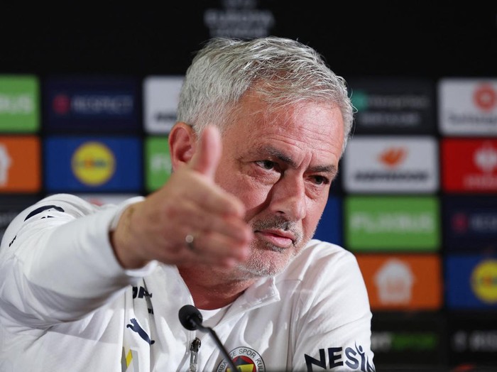 Soccer Football - Europa League - Fenerbahce Press Conference - Sukru Saracoglu Stadium, Istanbul, Turkey - March 5, 2025 Fenerbahce coach Jose Mourinho during the press conference REUTERS/Umit Bektas