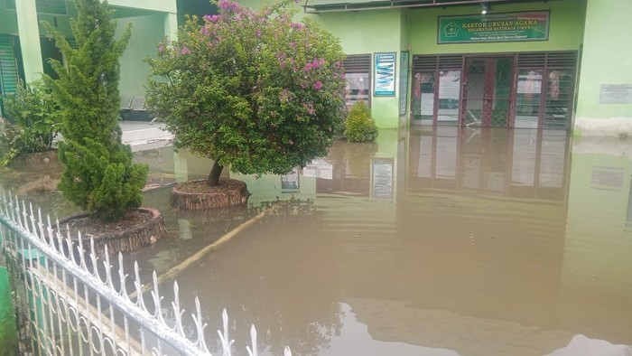 Kantor Urusan Agama di OKU terendam banjir