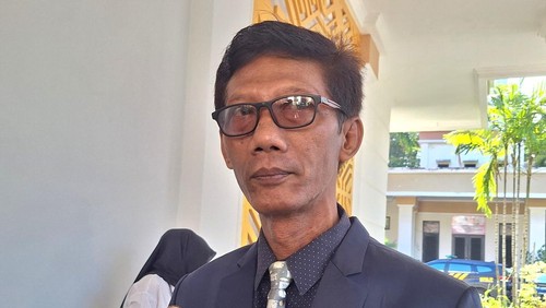 Kepala BKPSDM Mataram, Taufik Priyono, saat diwawancarai di Mataram, Kamis (6/3/2025). (Nathea Citra/detikBali)