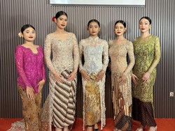 Foto Almira Yudhoyono Lulus Dari Sekolah Model, Berkebaya Dengan Riasan Bold