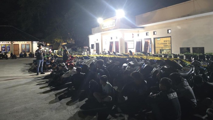 Kondisi operasi penertiban Polsek Ciwidey
