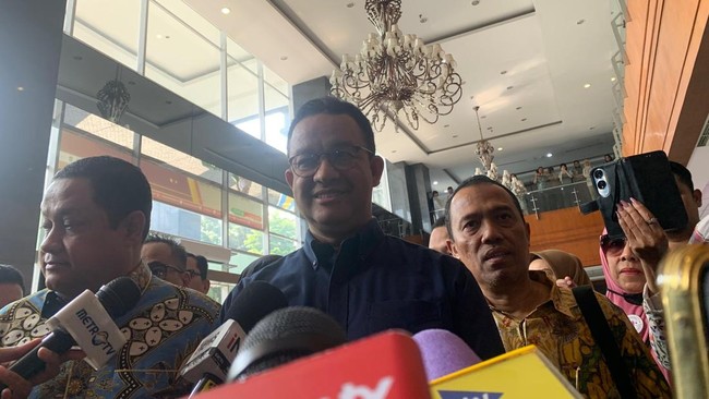 Momen Anies Bela Tom Lembong: Jenguk di Tahanan, Hadiri Sidang Perdana