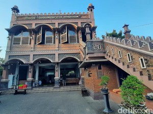 Pesona Masjid Unik dengan Arsitektur Khas Eropa-Jawa di Pati