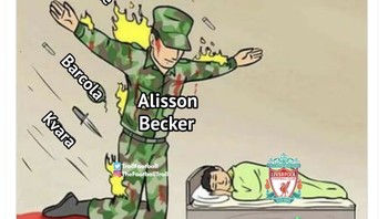 Meme Alisson menahan gempuran 7 hari 7 malam PSG. Foto: X.com