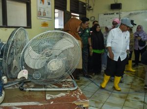 Kemendikdasmen: 168 Sekolah dari PAUD hingga SMA/SMK Terdampak Banjir Bekasi