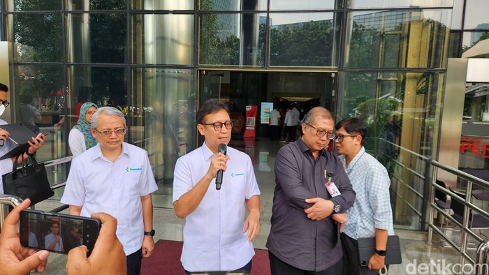 Menkes Budi Gunadi Sadikin di KPK, 6 Maret 2025. (Adrial Akbar/detikcom)