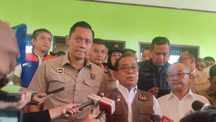 Menko AHY dan Menko Pratikno cek dampak banjir di Bekasi