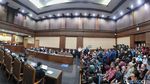 Momen Anies Baswedan Hadiri Sidang Perdana Tom Lembong Momen Anies Baswedan Hadiri Sidang Perdana Tom Lembong